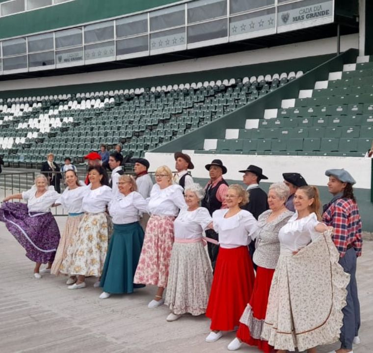 Danzas Folklóricas Adultos 9